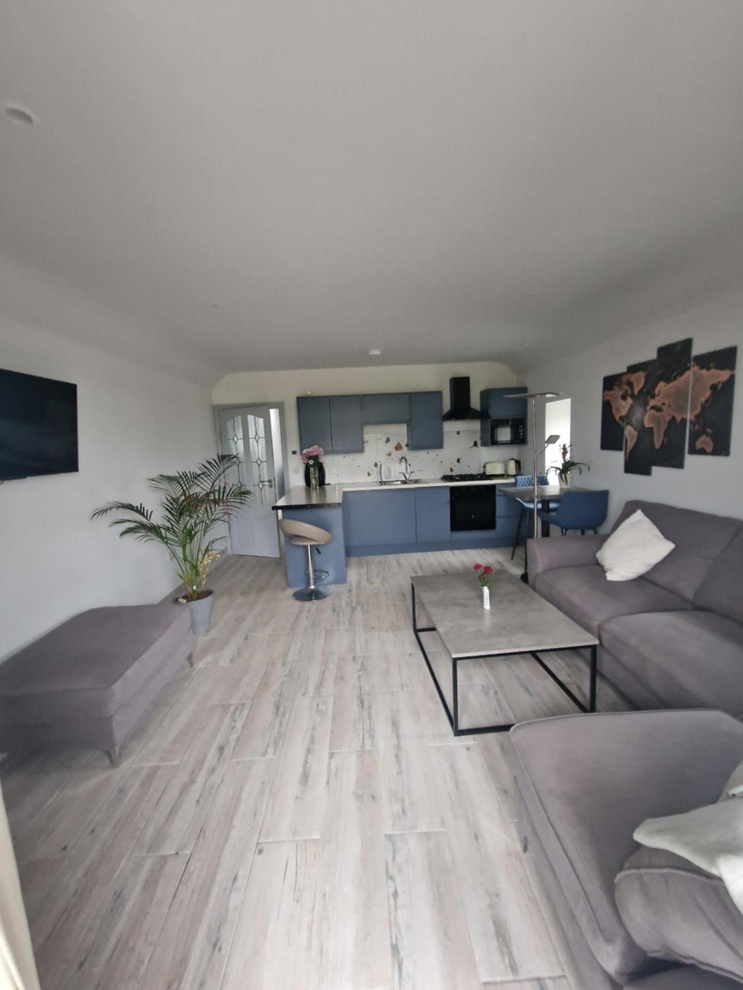 Welcome To Dc'S Cottage Holycross Exteriér fotografie